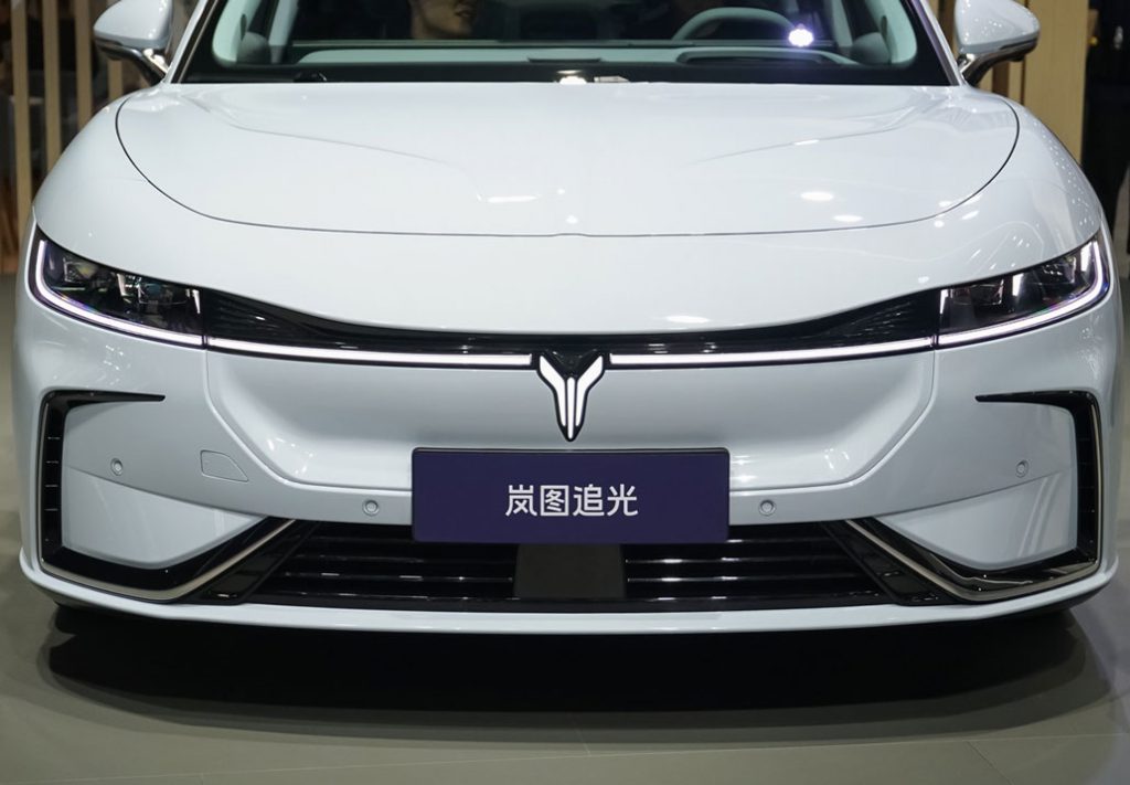 VOYAH Dreamer — Redefining Luxury EV with Eastern Futurism VOYAH Dreamer — Redefining Luxury EV with Eastern Futurism