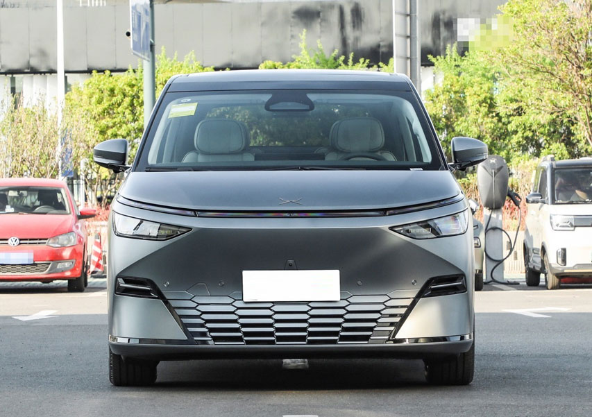 Xpeng X9 2025 Review: The Futuristic MPV Rewriting Family Mobility Rules