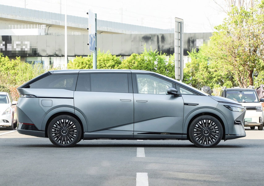 Xpeng X9 2025 Review: The Futuristic MPV Rewriting Family Mobility Rules