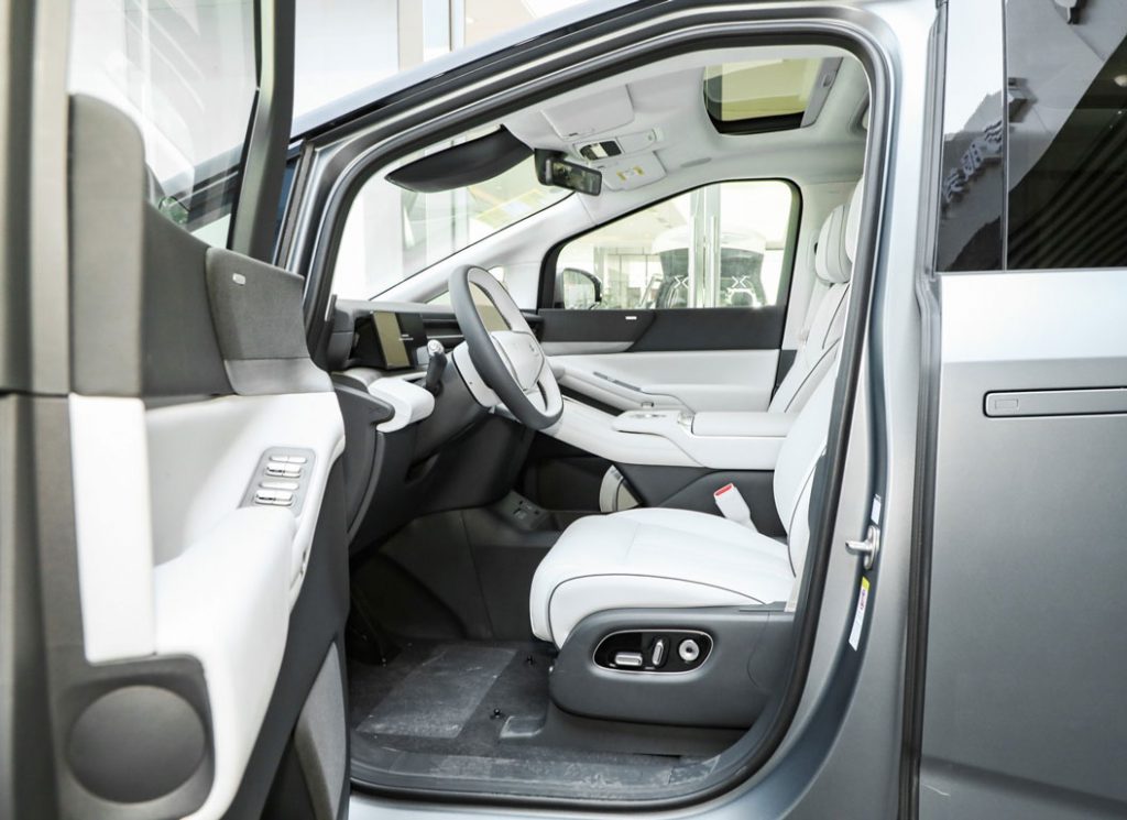 Xpeng X9 2025 Review: The Futuristic MPV Rewriting Family Mobility Rules