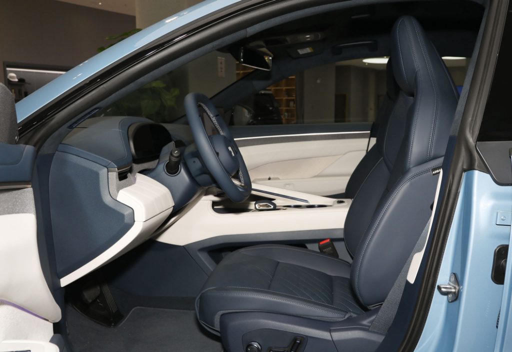 ZEEKR 001 FR - The Disruptor of Performance EV Market ZEEKR 001 FR - The Disruptor of Performance EV Market
