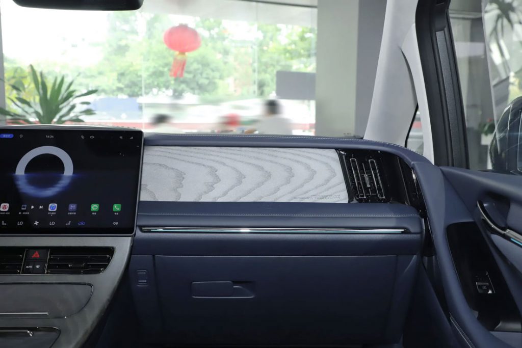 GAC Trumpchi Vision M8 QianKun: The Tech-Infused Luxury MPV Redefining Chinese Smart Mobility GAC Trumpchi Vision M8 QianKun: The Tech-Infused Luxury MPV Redefining Chinese Smart Mobility