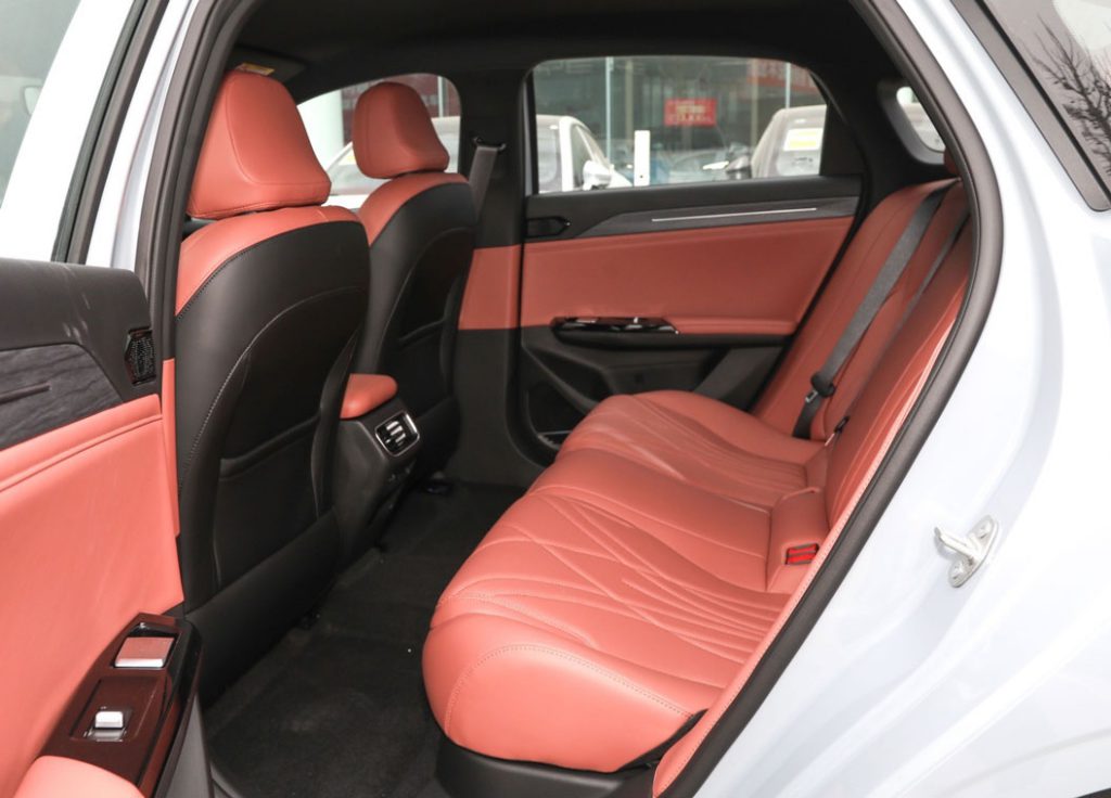 Geely Galaxy L6 — The $20,000 Hybrid Sedan That Outdrives Luxury Cars Geely Galaxy L6 — The $20,000 Hybrid Sedan That Outdrives Luxury Cars