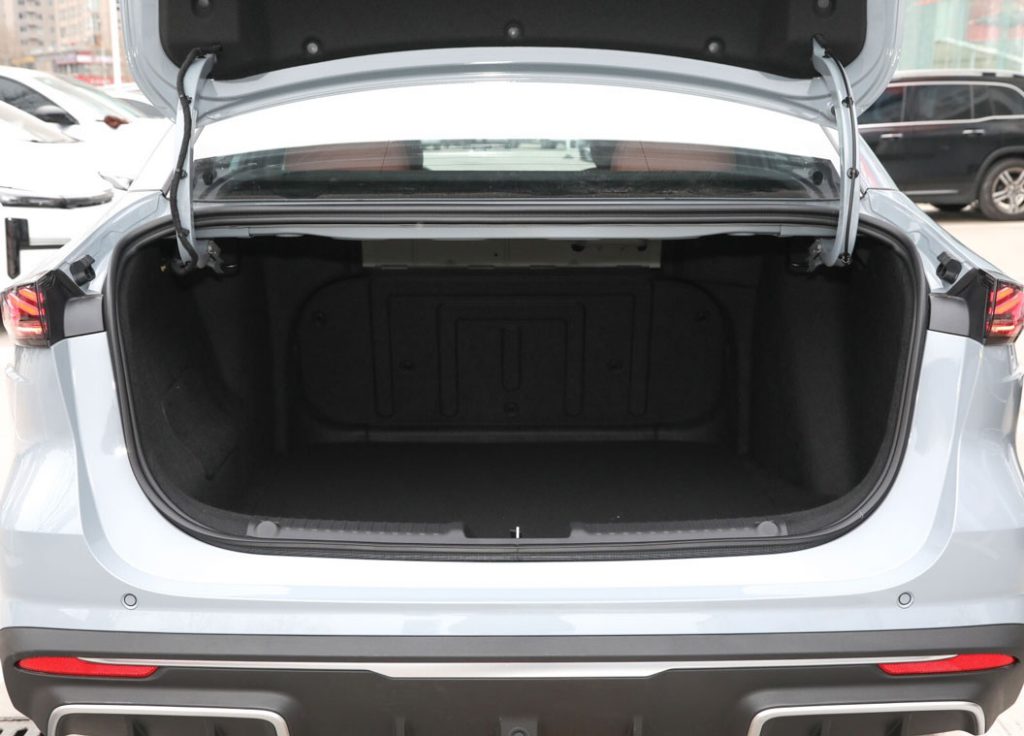 Geely Galaxy L6 — The $20,000 Hybrid Sedan That Outdrives Luxury Cars Geely Galaxy L6 — The $20,000 Hybrid Sedan That Outdrives Luxury Cars