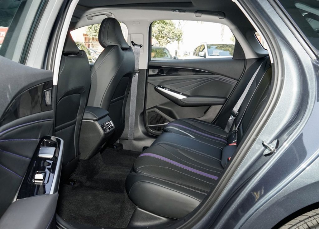 Geely Xingrui L i-FA: Redefining Value in the Hybrid Family Sedan Arena Geely Xingrui L i-FA: Redefining Value in the Hybrid Family Sedan Arena