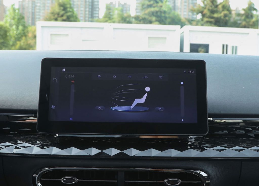 JAC Yiwei 3: The Game-Changing Electric Hatchback Redefining Value JAC Yiwei 3: The Game-Changing Electric Hatchback Redefining Value