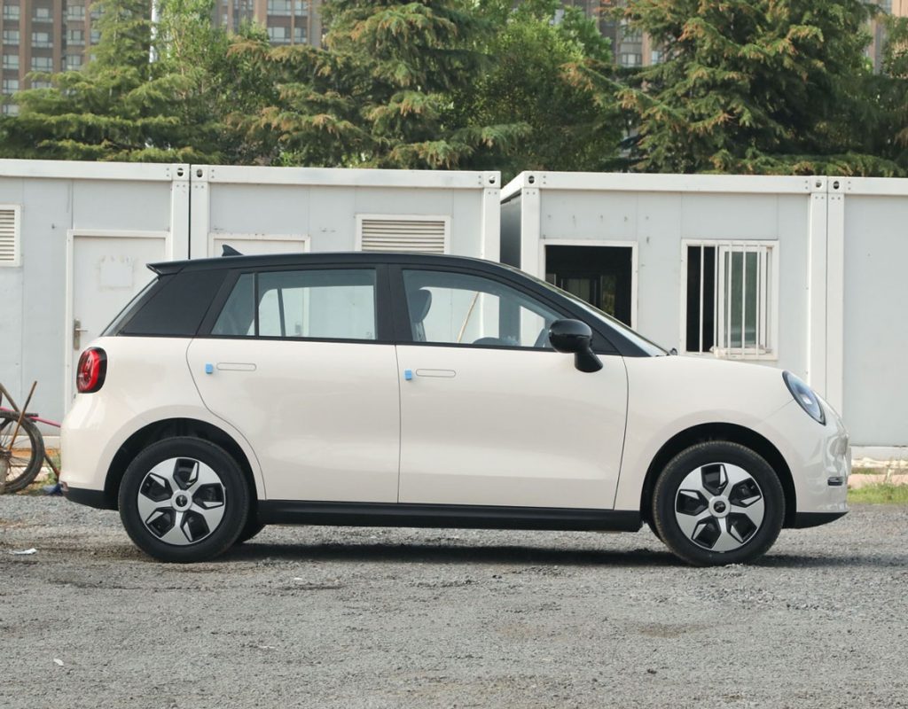 JAC Yiwei 3: The Game-Changing Electric Hatchback Redefining Value JAC Yiwei 3: The Game-Changing Electric Hatchback Redefining Value