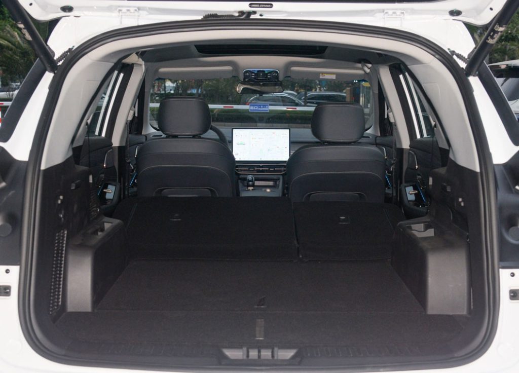 JETOUR X90 C-DM: The Electrified Family Explorer Balancing Power and Practicality JETOUR X90 C-DM: The Electrified Family Explorer Balancing Power and Practicality