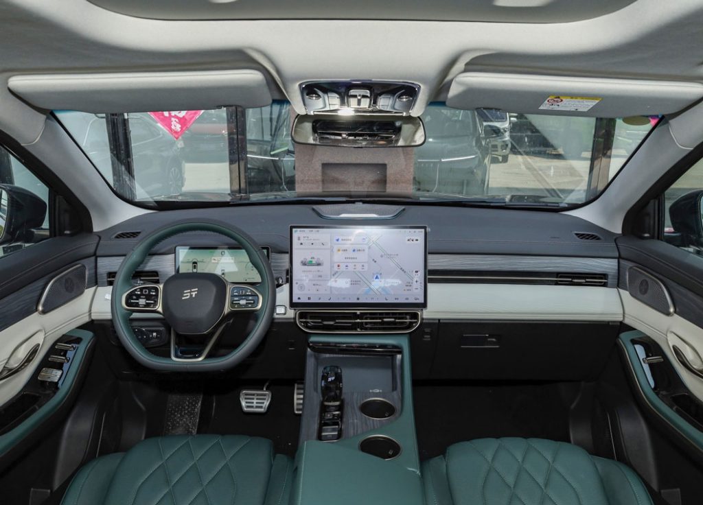 JETOUR X90 C-DM: The Electrified Family Explorer Balancing Power and Practicality JETOUR X90 C-DM: The Electrified Family Explorer Balancing Power and Practicality