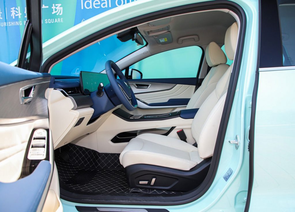 The Underdog’s Rise: Jiangling Yichi 05 Proves Premium EV Tech Can Be Affordable The Underdog’s Rise: Jiangling Yichi 05 Proves Premium EV Tech Can Be Affordable