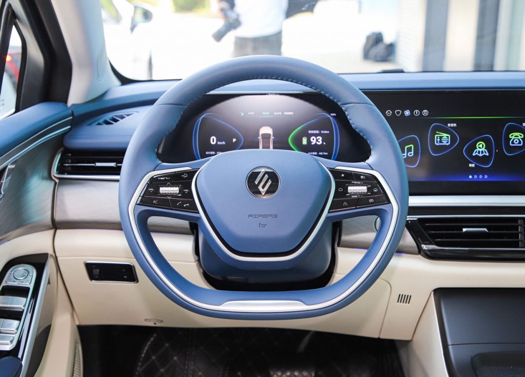 The Underdog’s Rise: Jiangling Yichi 05 Proves Premium EV Tech Can Be Affordable The Underdog’s Rise: Jiangling Yichi 05 Proves Premium EV Tech Can Be Affordable