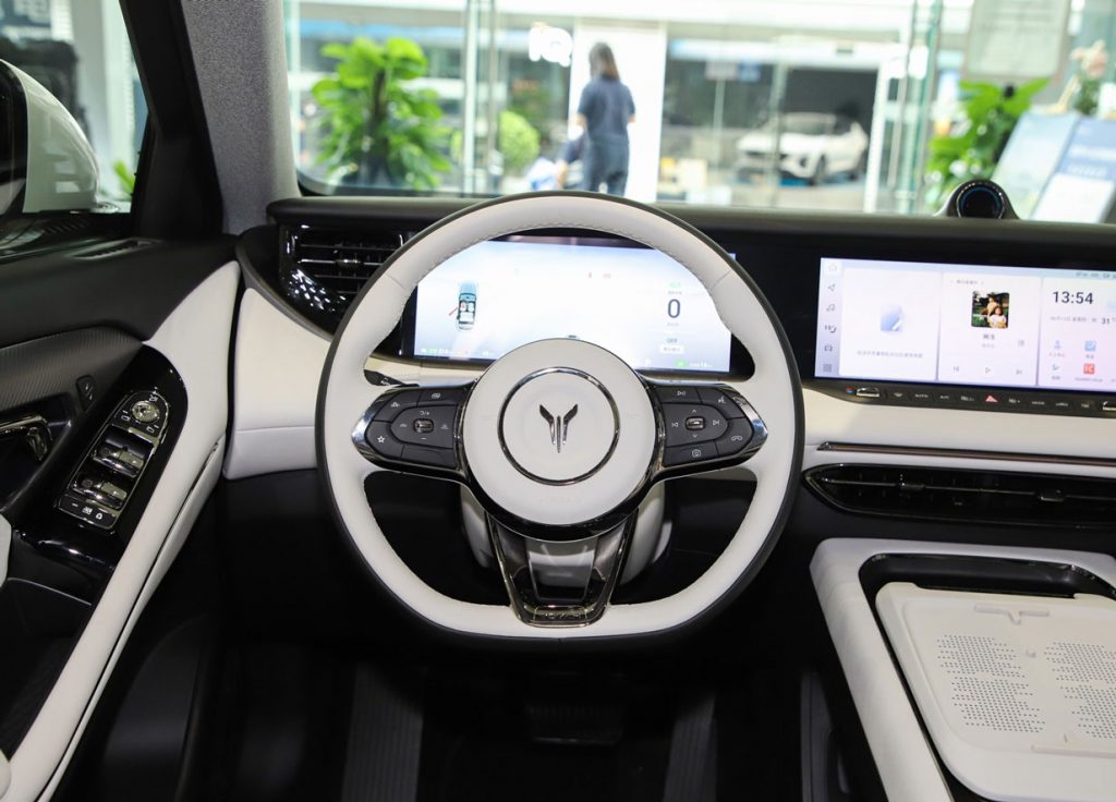 Lantu FREE+ 2025: Huawei-Powered PHEV SUV Redefines Value at ¥229,900 Lantu FREE+ 2025: Huawei-Powered PHEV SUV Redefines Value at ¥229,900