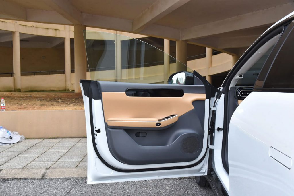 Leapmotor C01: The Game-Changer in Mid-Luxury Electric Sedans Leapmotor C01: The Game-Changer in Mid-Luxury Electric Sedans