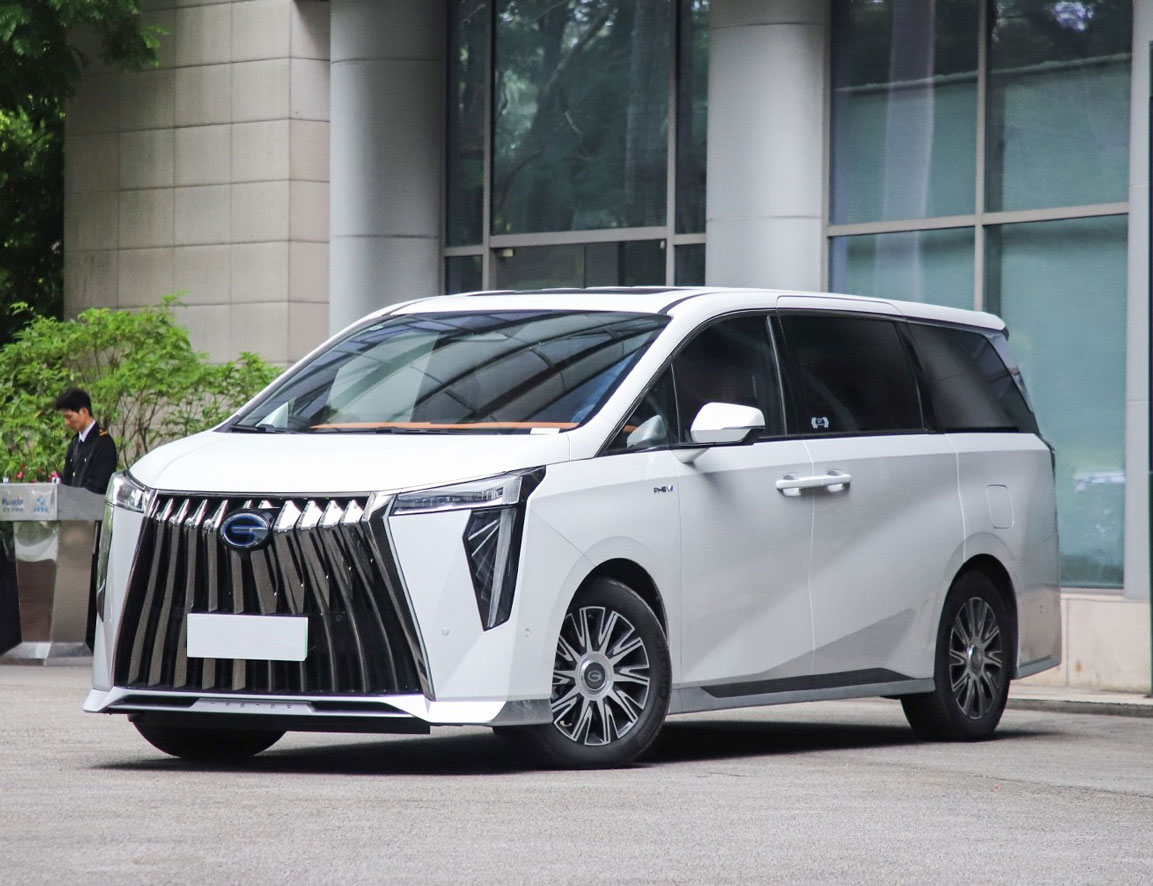 Power Meets Elegance - The Revolutionary GAC Trumpchi E9 Hybrid MPV