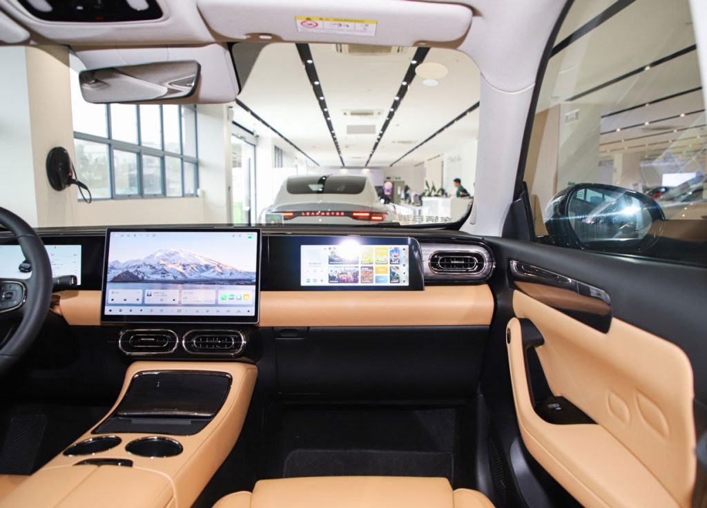 Redefining Value: How Leapmotor C11 Challenges Premium Brands with In-House Tech Redefining Value: How Leapmotor C11 Challenges Premium Brands with In-House Tech