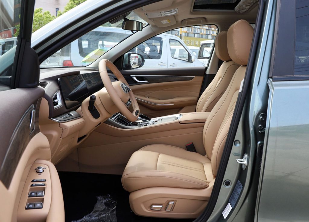 SAIC BlueElectric E5: The Budget-Friendly PHEV SUV That Masters Space & Efficiency SAIC BlueElectric E5: The Budget-Friendly PHEV SUV That Masters Space & Efficiency