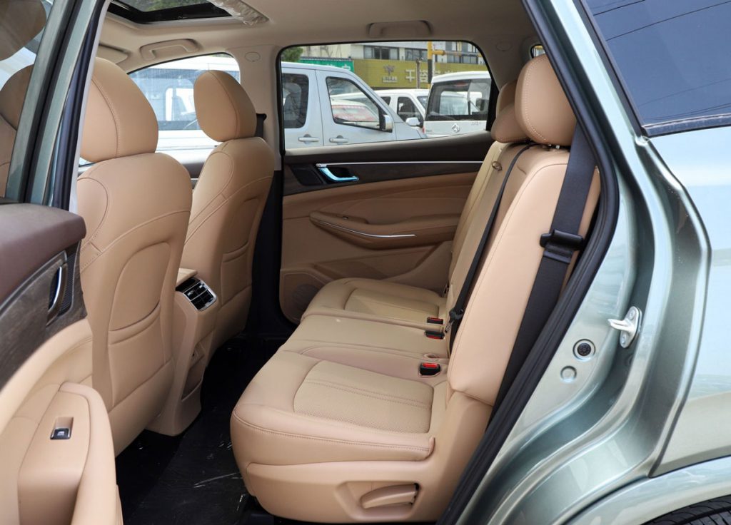 SAIC BlueElectric E5: The Budget-Friendly PHEV SUV That Masters Space & Efficiency SAIC BlueElectric E5: The Budget-Friendly PHEV SUV That Masters Space & Efficiency