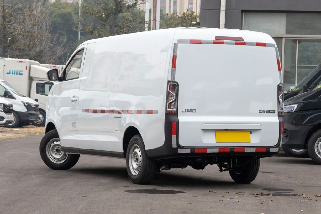The Future of Urban Logistics: Jiangling E-Lu Shun V6 Electric Light Van Review The Future of Urban Logistics: Jiangling E-Lu Shun V6 Electric Light Van Review