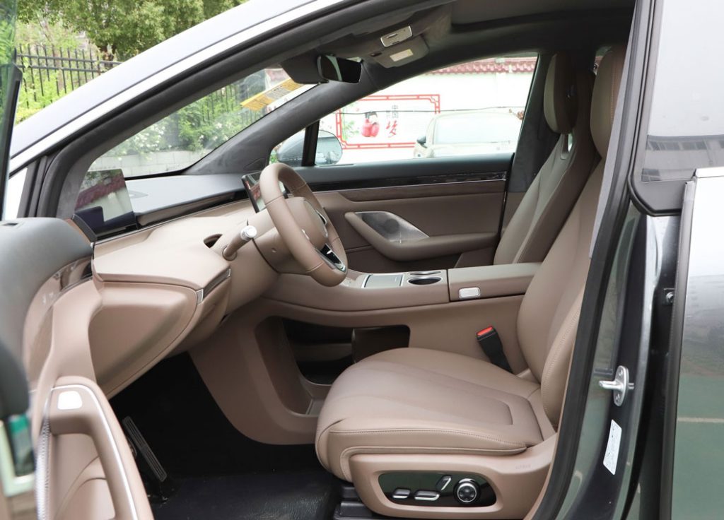 The Huawei-Powered Zhiji R7: Redefining the Electric SUV with Unprecedented Range and Intelligence The Huawei-Powered Zhiji R7: Redefining the Electric SUV with Unprecedented Range and Intelligence