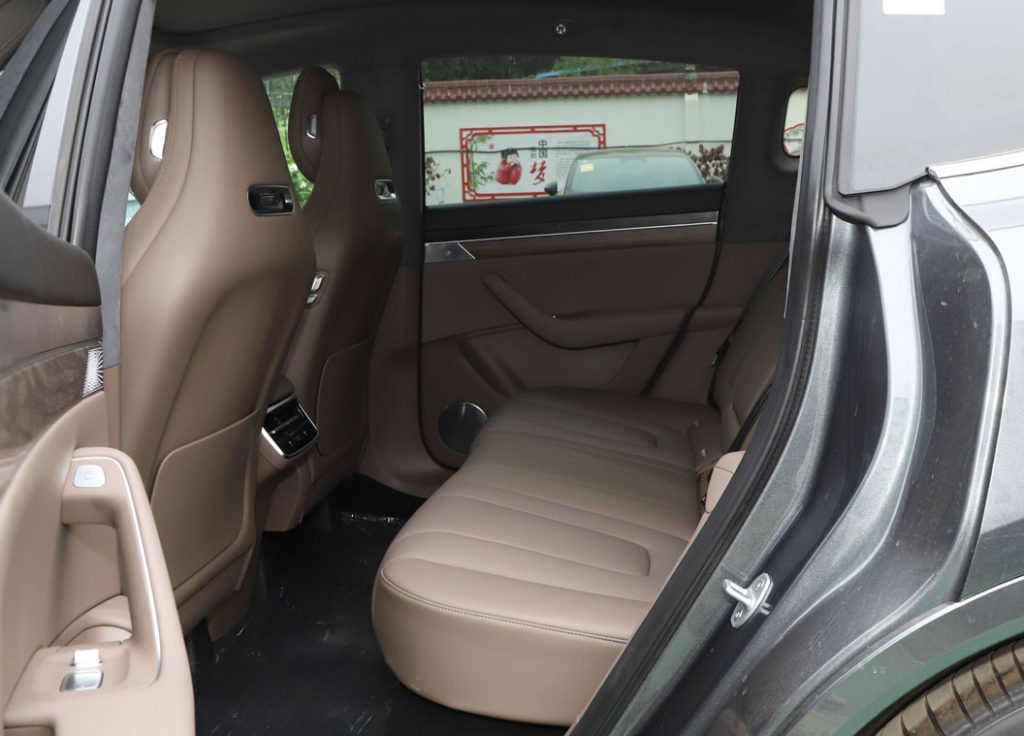 The Huawei-Powered Zhiji R7: Redefining the Electric SUV with Unprecedented Range and Intelligence The Huawei-Powered Zhiji R7: Redefining the Electric SUV with Unprecedented Range and Intelligence