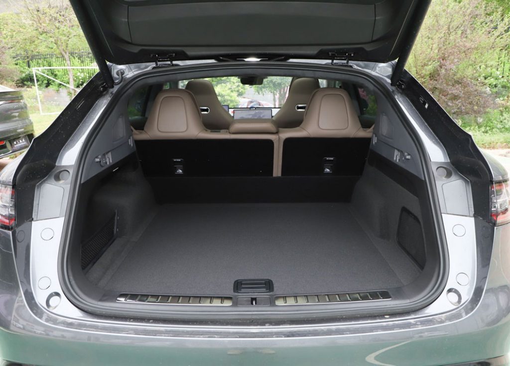 The Huawei-Powered Zhiji R7: Redefining the Electric SUV with Unprecedented Range and Intelligence The Huawei-Powered Zhiji R7: Redefining the Electric SUV with Unprecedented Range and Intelligence