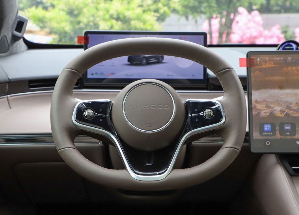 The Huawei-Powered Zhiji R7: Redefining the Electric SUV with Unprecedented Range and Intelligence The Huawei-Powered Zhiji R7: Redefining the Electric SUV with Unprecedented Range and Intelligence