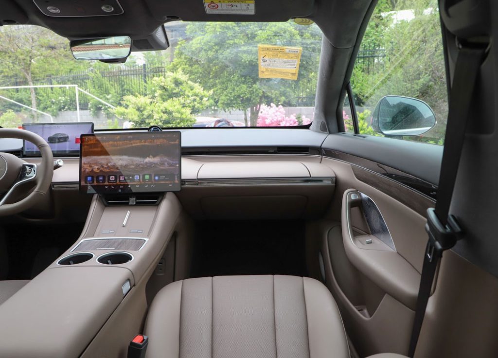 The Huawei-Powered Zhiji R7: Redefining the Electric SUV with Unprecedented Range and Intelligence The Huawei-Powered Zhiji R7: Redefining the Electric SUV with Unprecedented Range and Intelligence