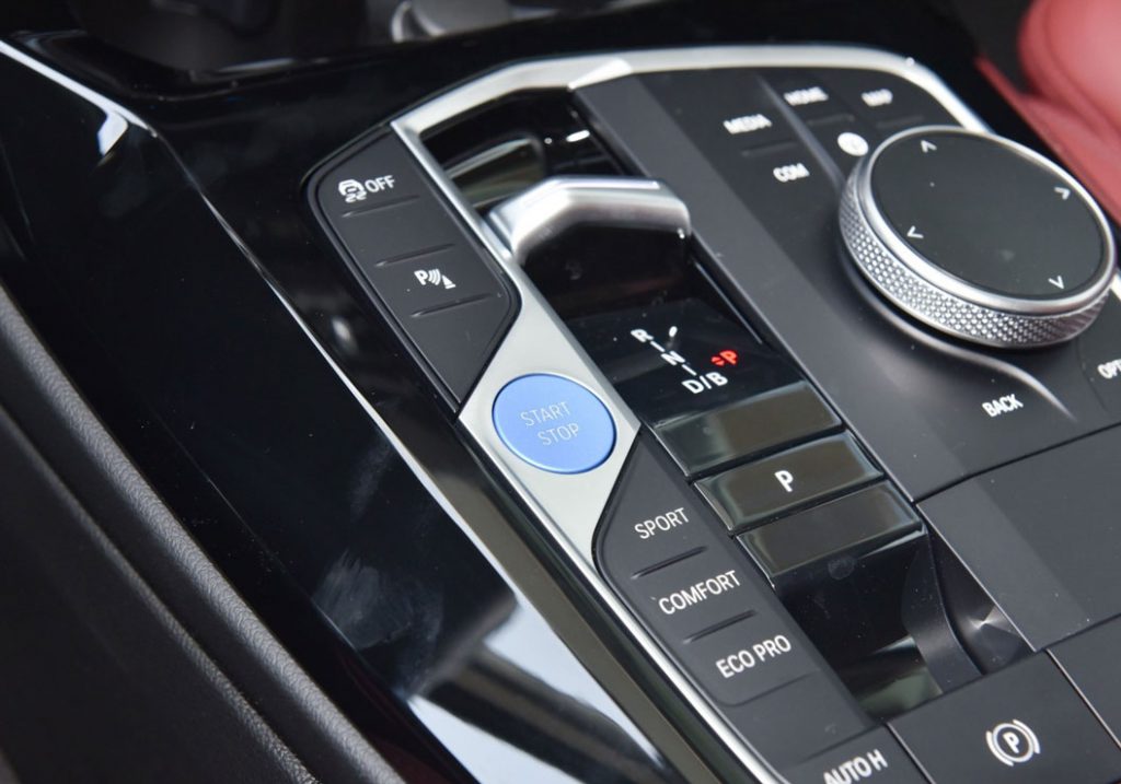 The Rational Evolution: BMW iX3 Redefines Luxury Electric SUVs