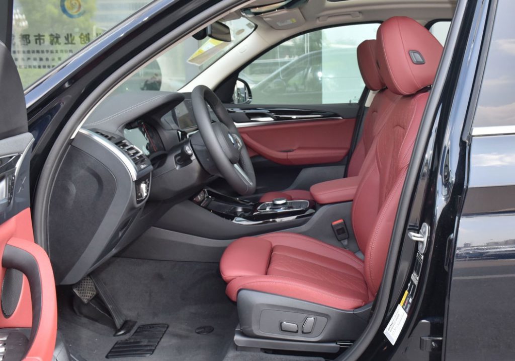 The Rational Evolution: BMW iX3 Redefines Luxury Electric SUVs