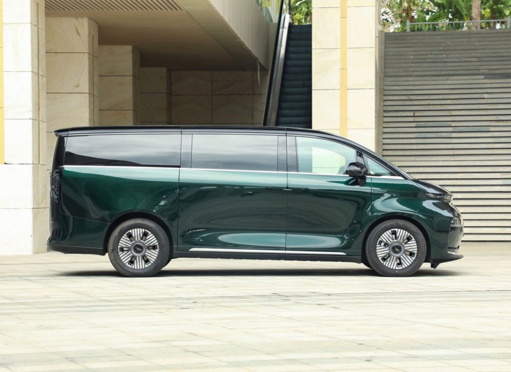 The Sky on Land: Geely LEVC L380 – A Comprehensive Review of the Electric Aircruiser The Sky on Land: Geely LEVC L380 – A Comprehensive Review of the Electric Aircruiser