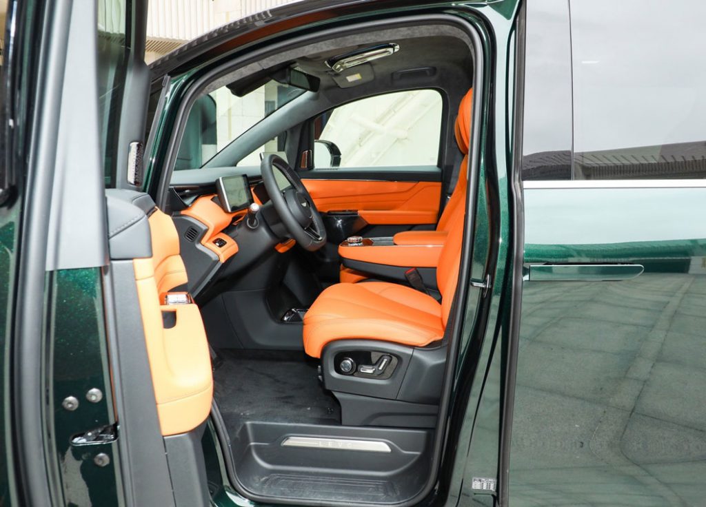 The Sky on Land: Geely LEVC L380 – A Comprehensive Review of the Electric Aircruiser The Sky on Land: Geely LEVC L380 – A Comprehensive Review of the Electric Aircruiser