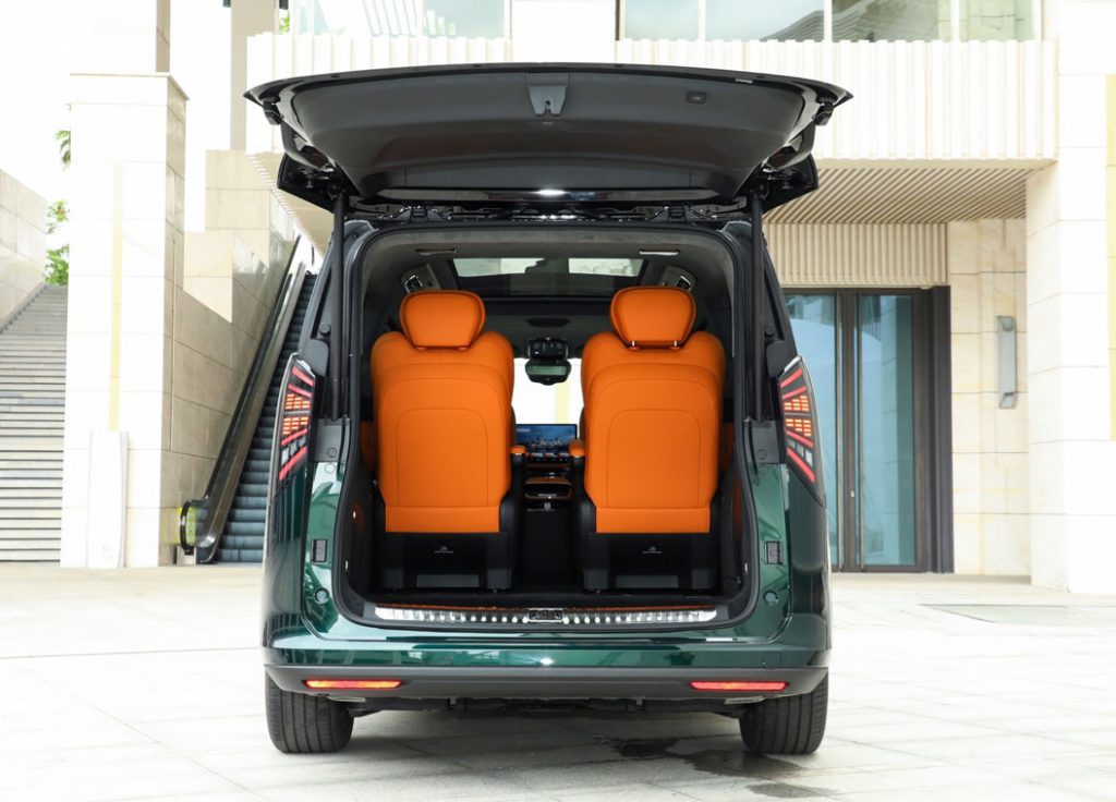 The Sky on Land: Geely LEVC L380 – A Comprehensive Review of the Electric Aircruiser The Sky on Land: Geely LEVC L380 – A Comprehensive Review of the Electric Aircruiser