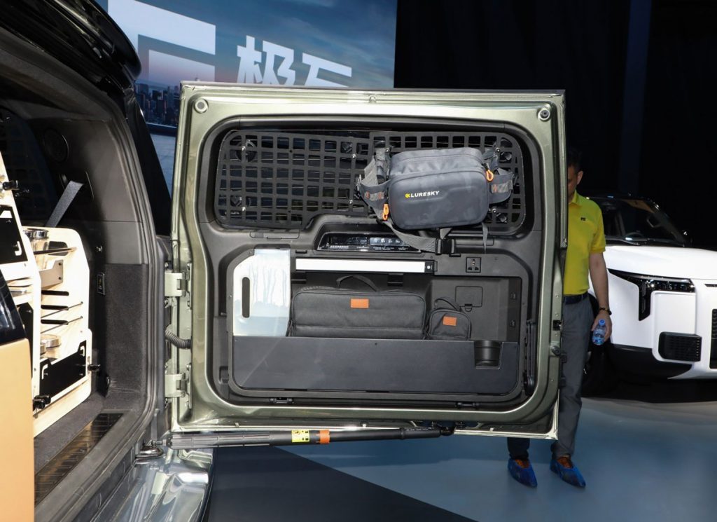 Zeekr 01-Blending Urban Luxury with Off-Grid Adventure in One Revolutionary Package Zeekr 01-Blending Urban Luxury with Off-Grid Adventure in One Revolutionary Package