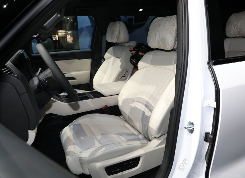 Zeekr 01-Blending Urban Luxury with Off-Grid Adventure in One Revolutionary Package Zeekr 01-Blending Urban Luxury with Off-Grid Adventure in One Revolutionary Package