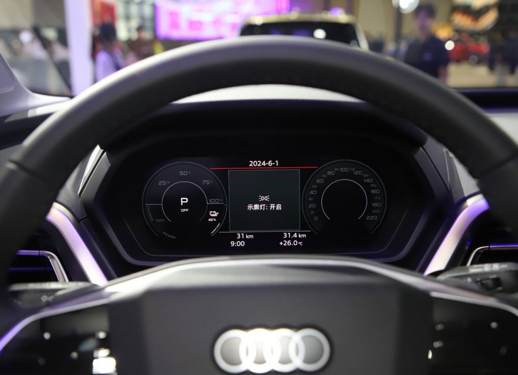Audi Q5 e-tron - The Discreetly Competent Electric SUV, "Roadjet" Redefined: Masters the Art of Understatement Audi Q5 e-tron - The Discreetly Competent Electric SUV, "Roadjet" Redefined: Masters the Art of Understatement