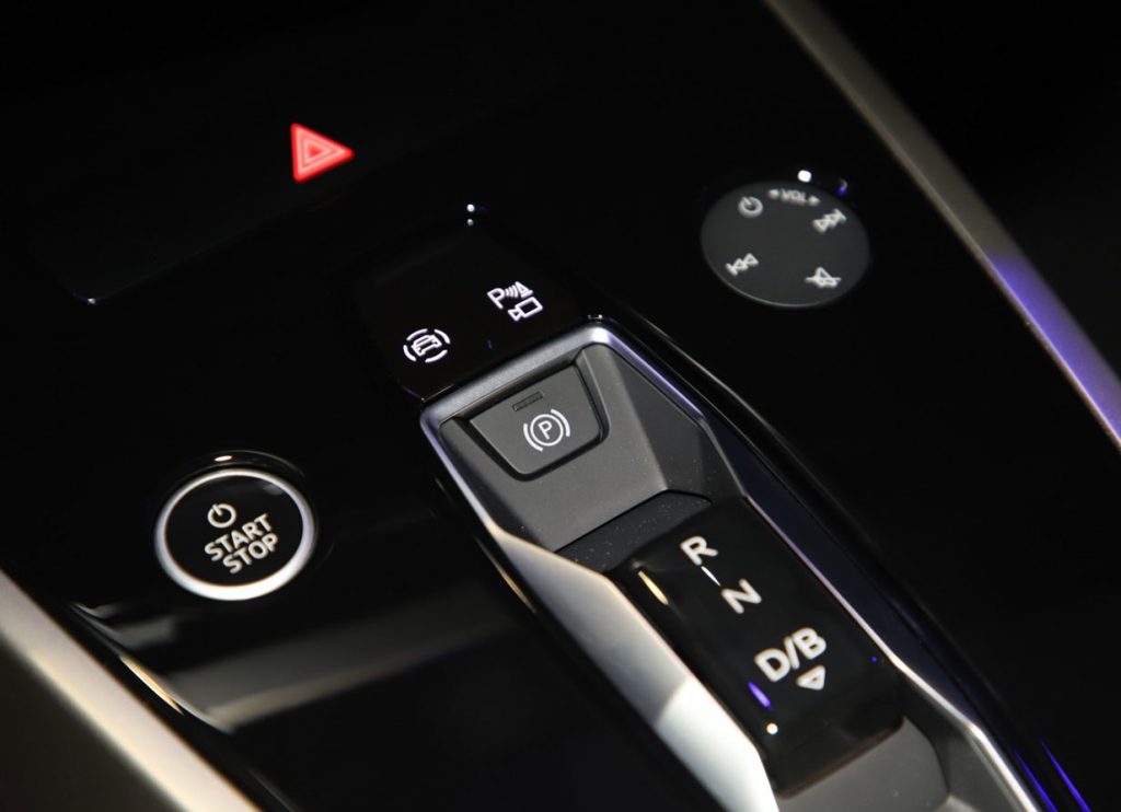 Audi Q5 e-tron - The Discreetly Competent Electric SUV, "Roadjet" Redefined: Masters the Art of Understatement Audi Q5 e-tron - The Discreetly Competent Electric SUV, "Roadjet" Redefined: Masters the Art of Understatement
