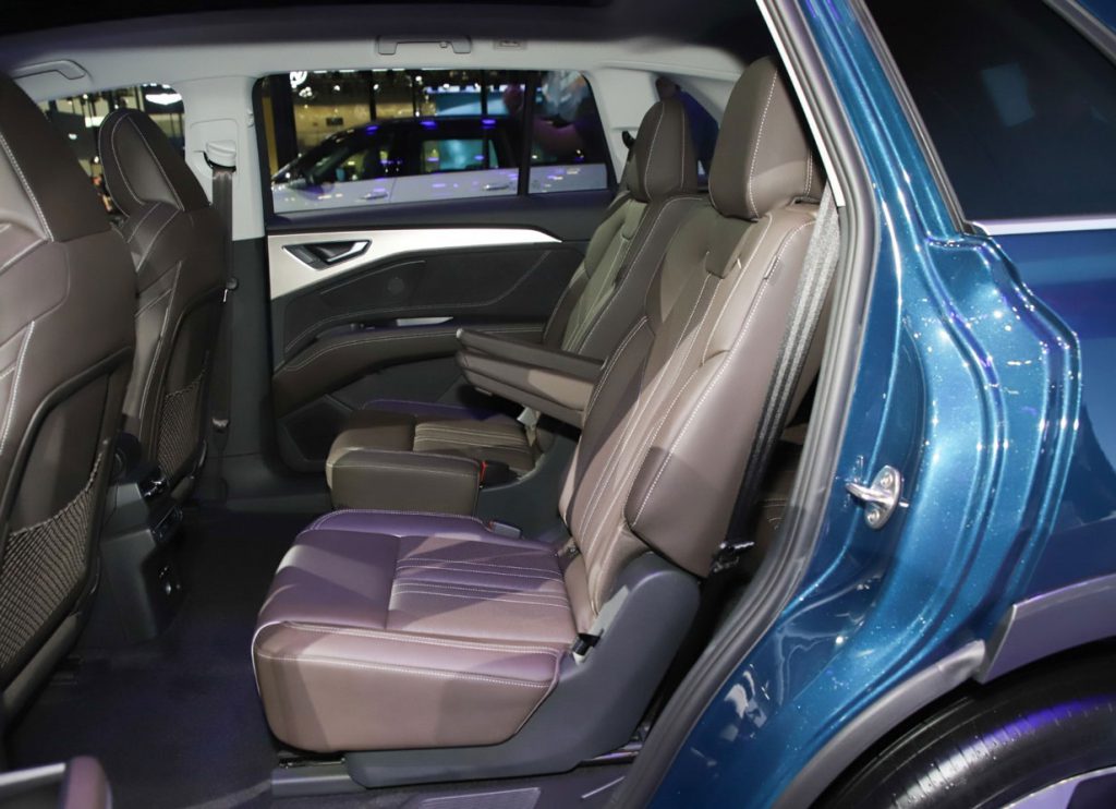 Audi Q5 e-tron - The Discreetly Competent Electric SUV, "Roadjet" Redefined: Masters the Art of Understatement Audi Q5 e-tron - The Discreetly Competent Electric SUV, "Roadjet" Redefined: Masters the Art of Understatement