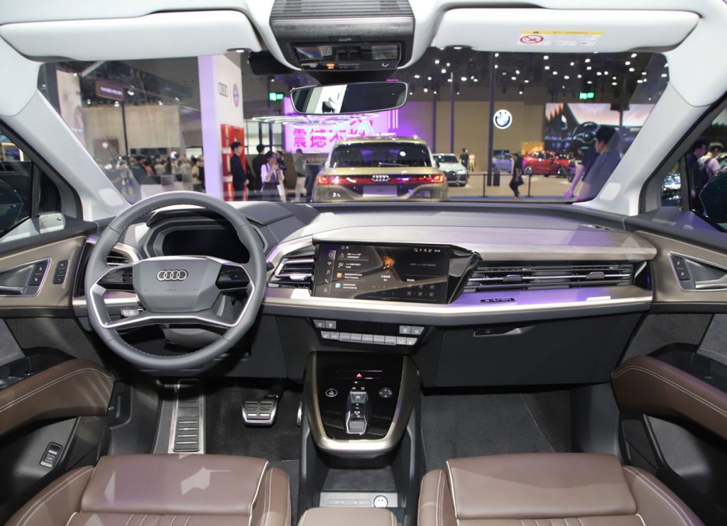 Audi Q5 e-tron - The Discreetly Competent Electric SUV, "Roadjet" Redefined: Masters the Art of Understatement Audi Q5 e-tron - The Discreetly Competent Electric SUV, "Roadjet" Redefined: Masters the Art of Understatement