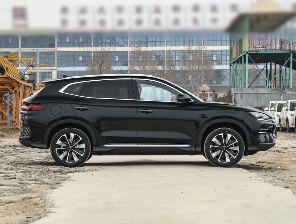 BYD Song Plus 2025 – The Disruptive Force in the PHEV SUV Market