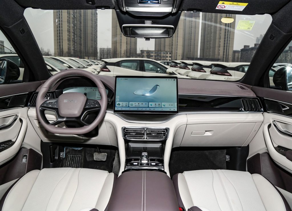 BYD Song Plus 2025 – The Disruptive Force in the PHEV SUV Market