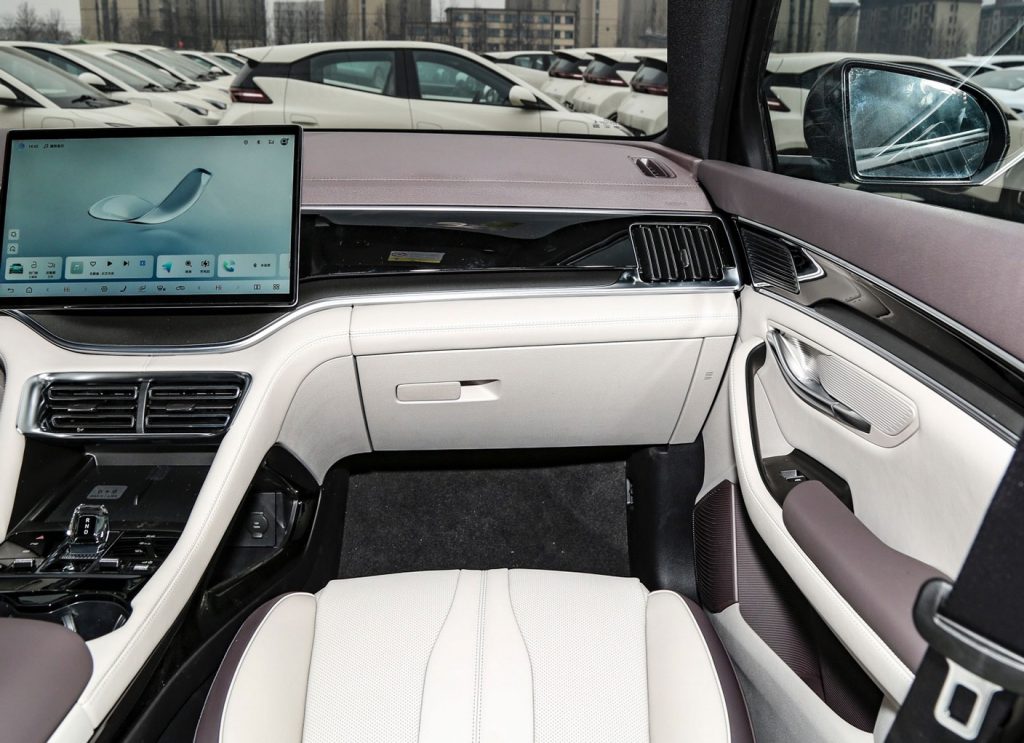 BYD Song Plus 2025 – The Disruptive Force in the PHEV SUV Market