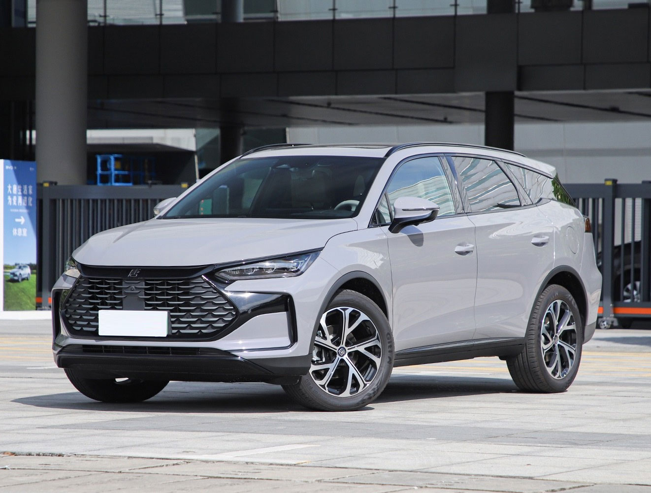 BYD Tang DM-i Review – The Frugal Family Champion