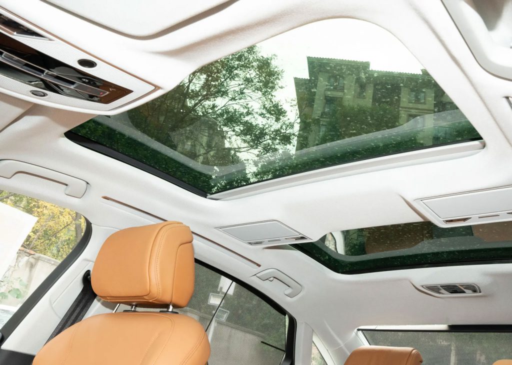 Electrified Excellence: The Audi A8L Hybrid Redefines Luxury Mobility Electrified Excellence: The Audi A8L Hybrid Redefines Luxury Mobility