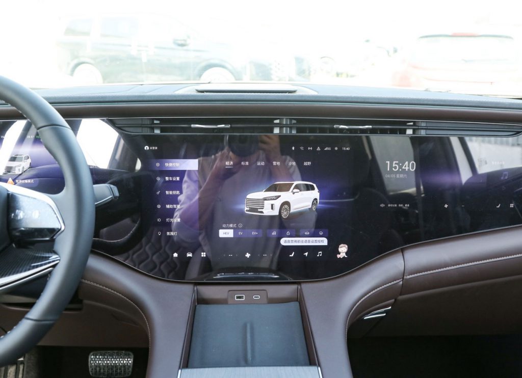 Four Engines Redefining Luxury: Xingtu Lunar C-DM's Revolution in the SUV Market Four Engines Redefining Luxury: Xingtu Lunar C-DM's Revolution in the SUV Market
