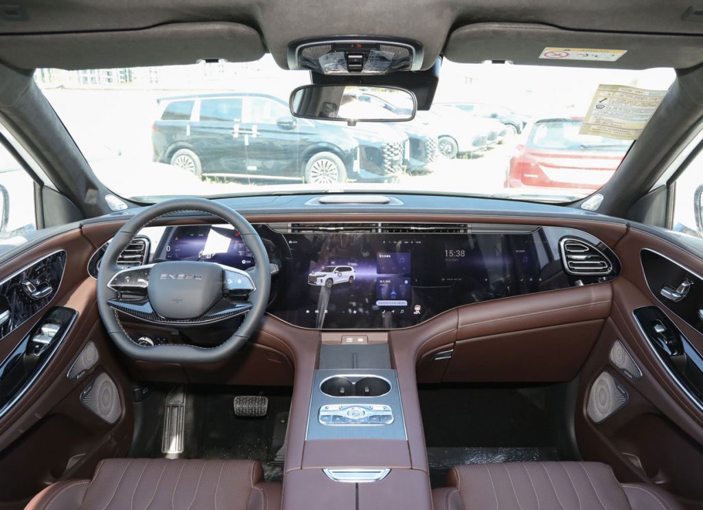 Four Engines Redefining Luxury: Xingtu Lunar C-DM's Revolution in the SUV Market Four Engines Redefining Luxury: Xingtu Lunar C-DM's Revolution in the SUV Market