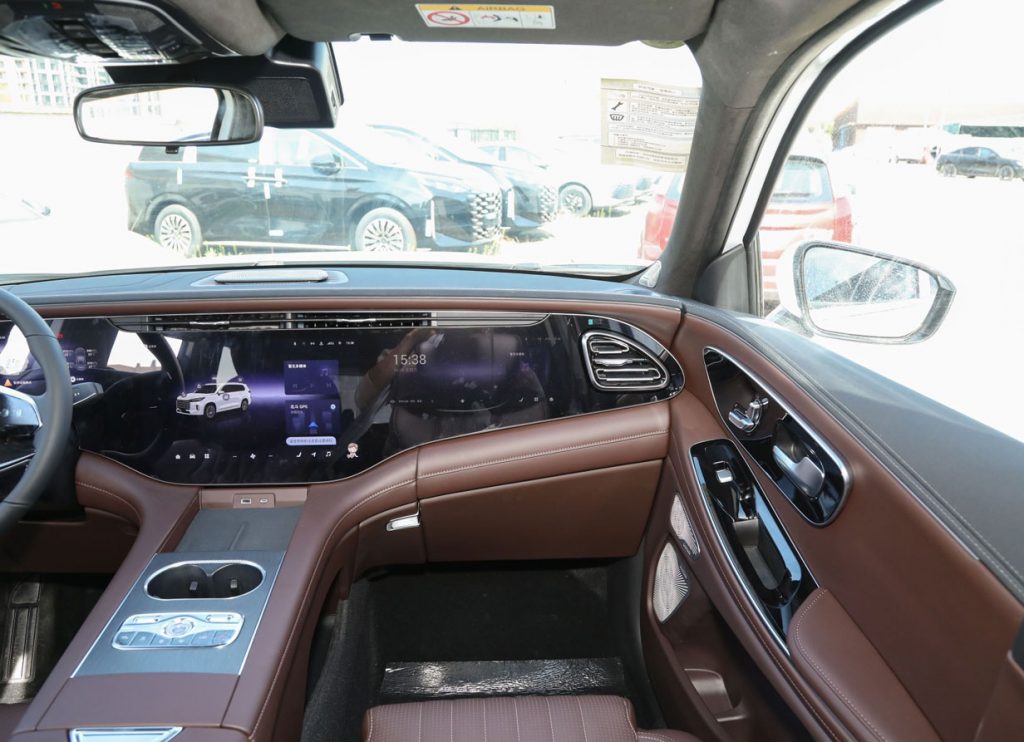 Four Engines Redefining Luxury: Xingtu Lunar C-DM's Revolution in the SUV Market Four Engines Redefining Luxury: Xingtu Lunar C-DM's Revolution in the SUV Market