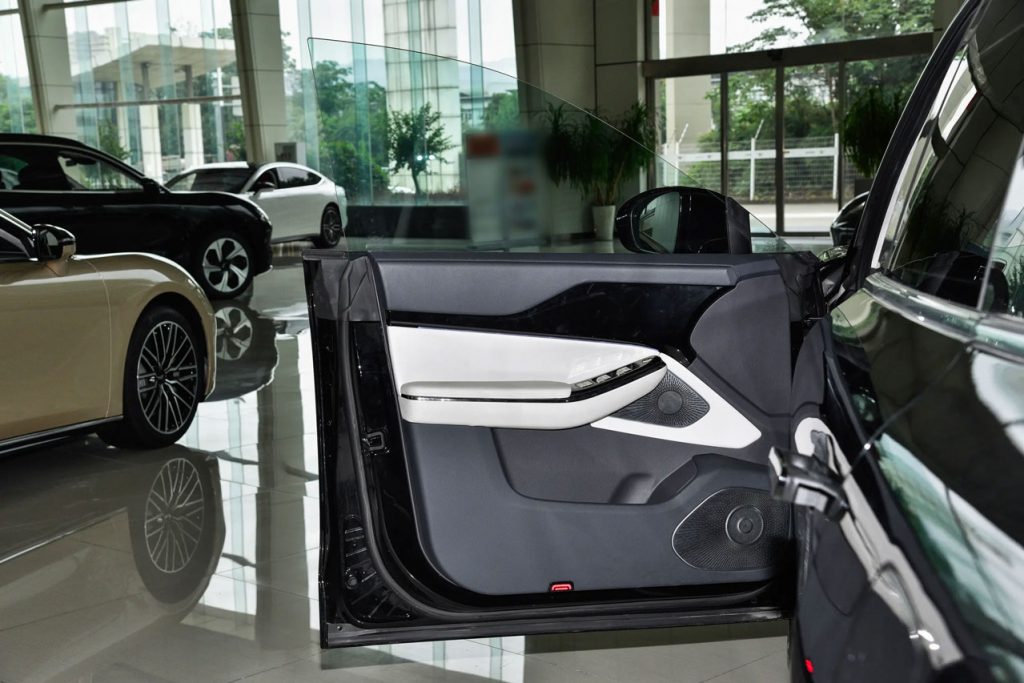 From Boardroom to Race Track: Can the 3.8-Second Yuanhang H8 Conquer the Luxury EV Market? From Boardroom to Race Track: Can the 3.8-Second Yuanhang H8 Conquer the Luxury EV Market?