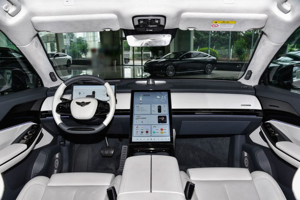 From Boardroom to Race Track: Can the 3.8-Second Yuanhang H8 Conquer the Luxury EV Market? From Boardroom to Race Track: Can the 3.8-Second Yuanhang H8 Conquer the Luxury EV Market?