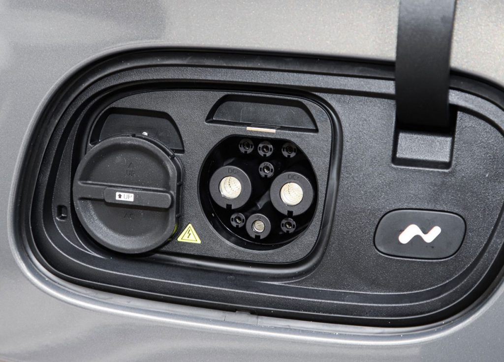 Ledo L90: The Space Revolution of Family EVs, A Pure-Electric Challenger to Range Anxiety Ledo L90: The Space Revolution of Family EVs, A Pure-Electric Challenger to Range Anxiety