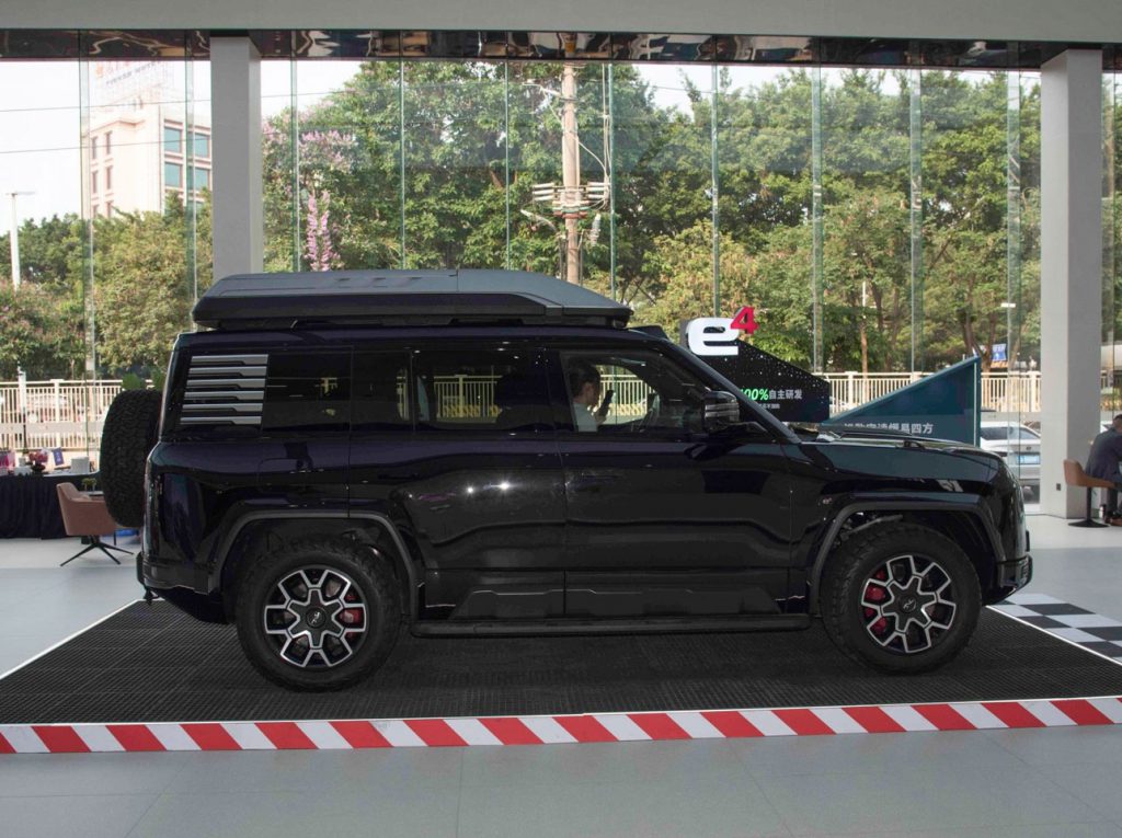 Redefining Premium Off-Road: How the BYD Yangwang U8 Challenges Global Giants Redefining Premium Off-Road: How the BYD Yangwang U8 Challenges Global Giants